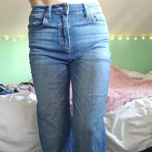 high rise mom jeans - Picture 2 of 3